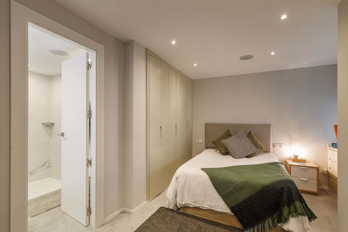 Exclusive 4-bedroom apartment in the center, Marbella, Spain