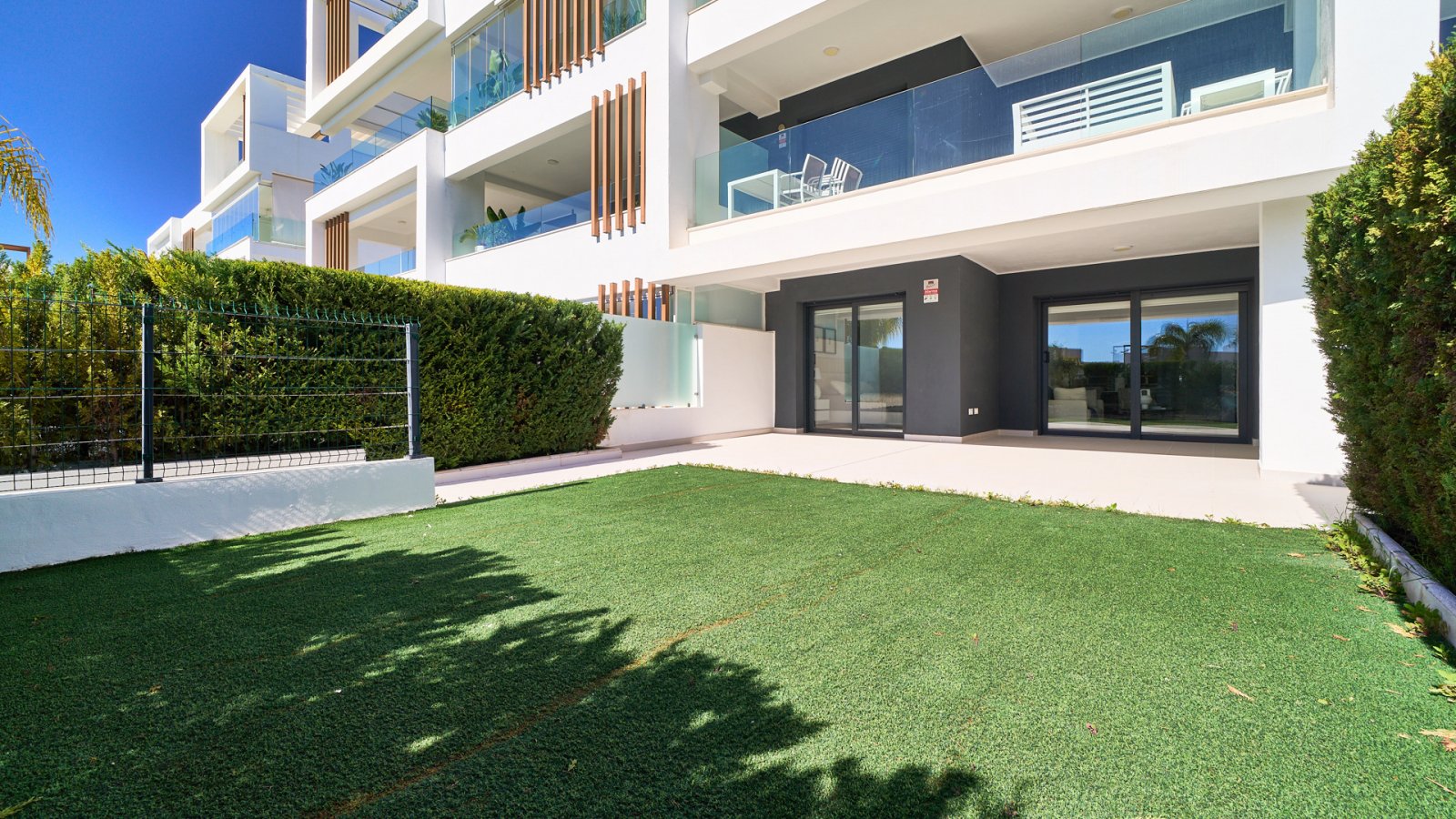 Letzte Ferienwohnung mit Garten, 800 m vom Strand entfernt, Estepona, Spanien