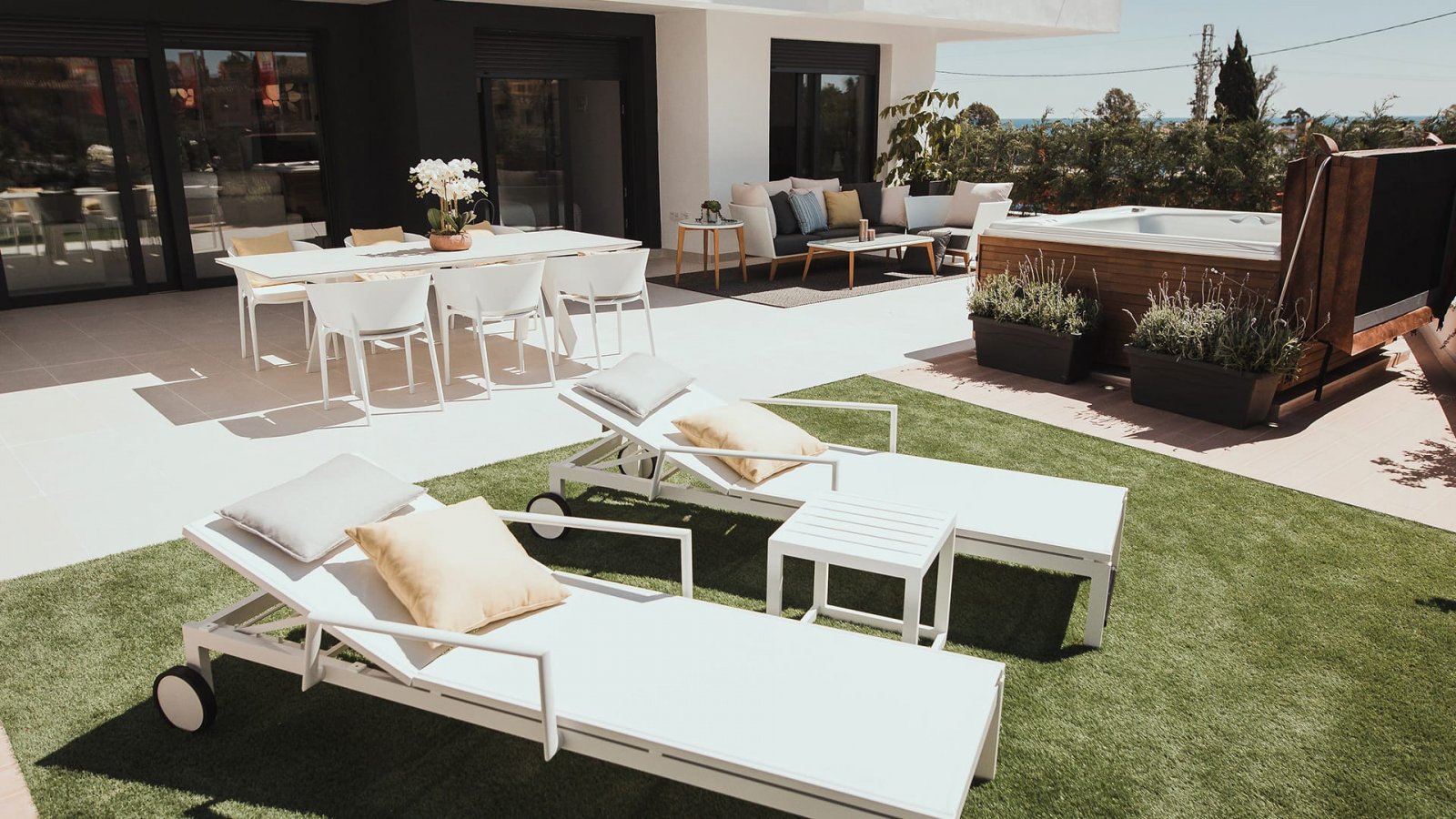 Letzte Ferienwohnung mit Garten, 800 m vom Strand entfernt, Estepona, Spanien