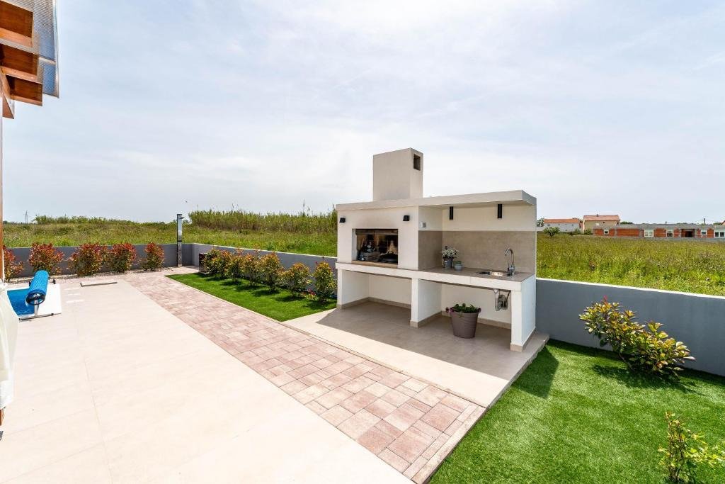 Elegant villa with private pool and established rental, Privlaka, Croatia