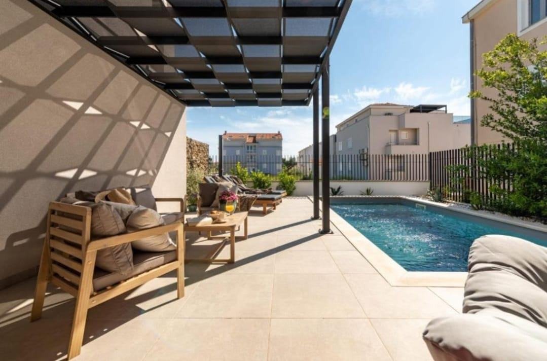 Two mirror houses with swimming pools 40 m from the sea, Privlaka, Croatia