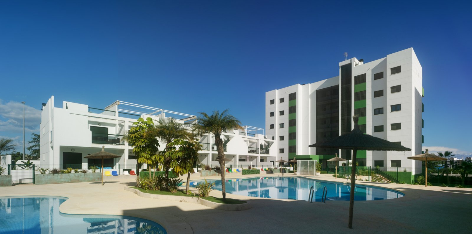 Modern apartment by the sea, Mil Palmeras, advantageous investment, Spain