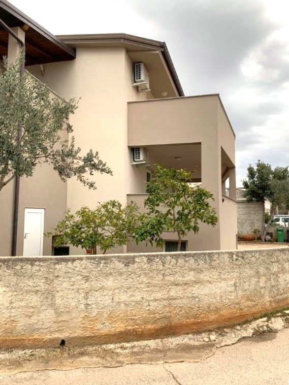 Investment apartment house 800 m from the beach, Vir, Croatia