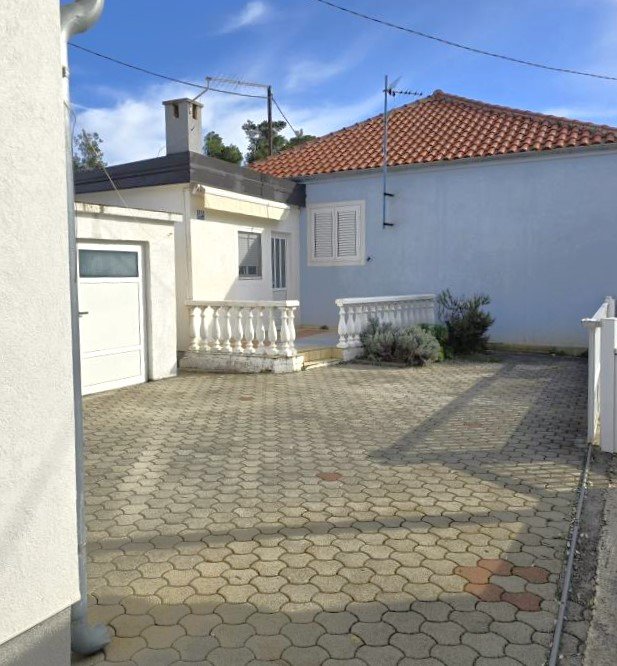 Unique semi-detached house with sea view and promenade Jadro island Vir