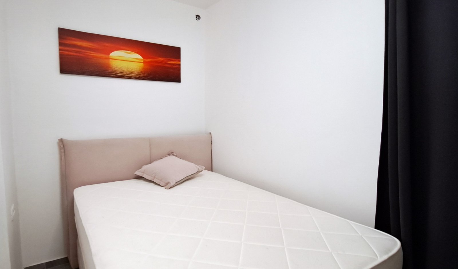 Two sunny apartments with direct beach access and garden on the island of Vir