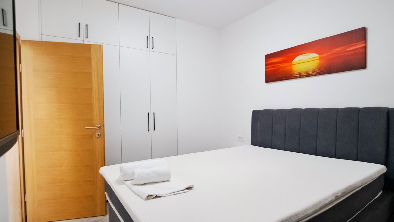Two sunny apartments with direct beach access and garden on the island of Vir