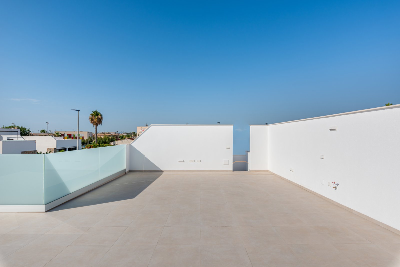 Moderne Einfamilienhäuser mit Pool, 2 km vom Strand entfernt, Los Alcázares