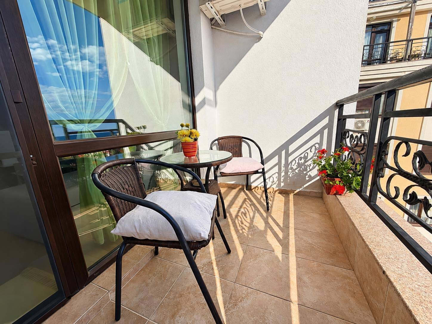 Bright 2-room apartment in the Raduga 2 complex Sveti Vlas Bulgaria