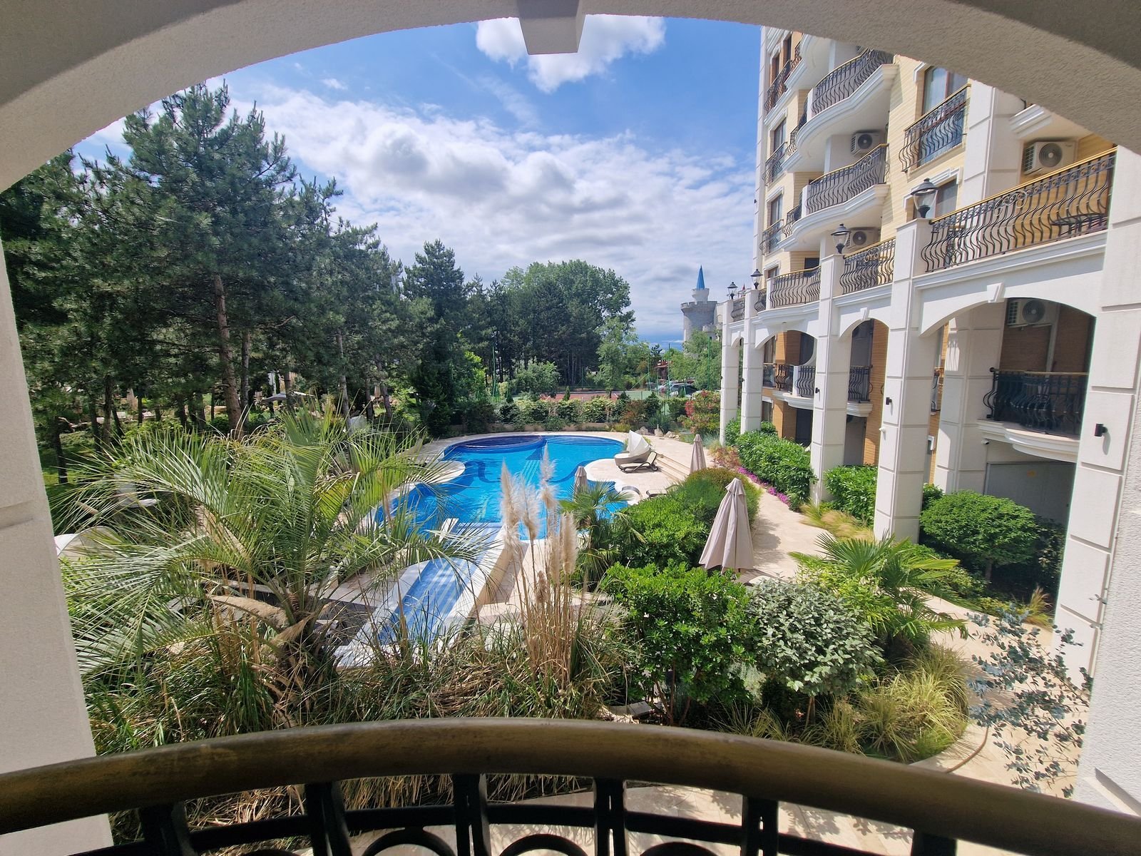 Two-room apartment in the prestigious residential complex Harmony Suites 15 at Sunny Beach, Bulgaria