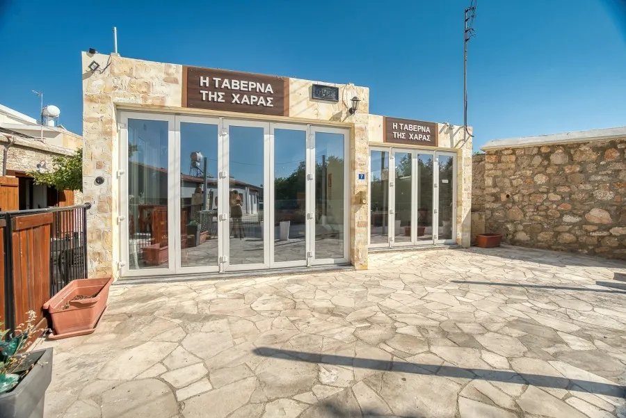 Buildings in Mesa Chorio, Paphos