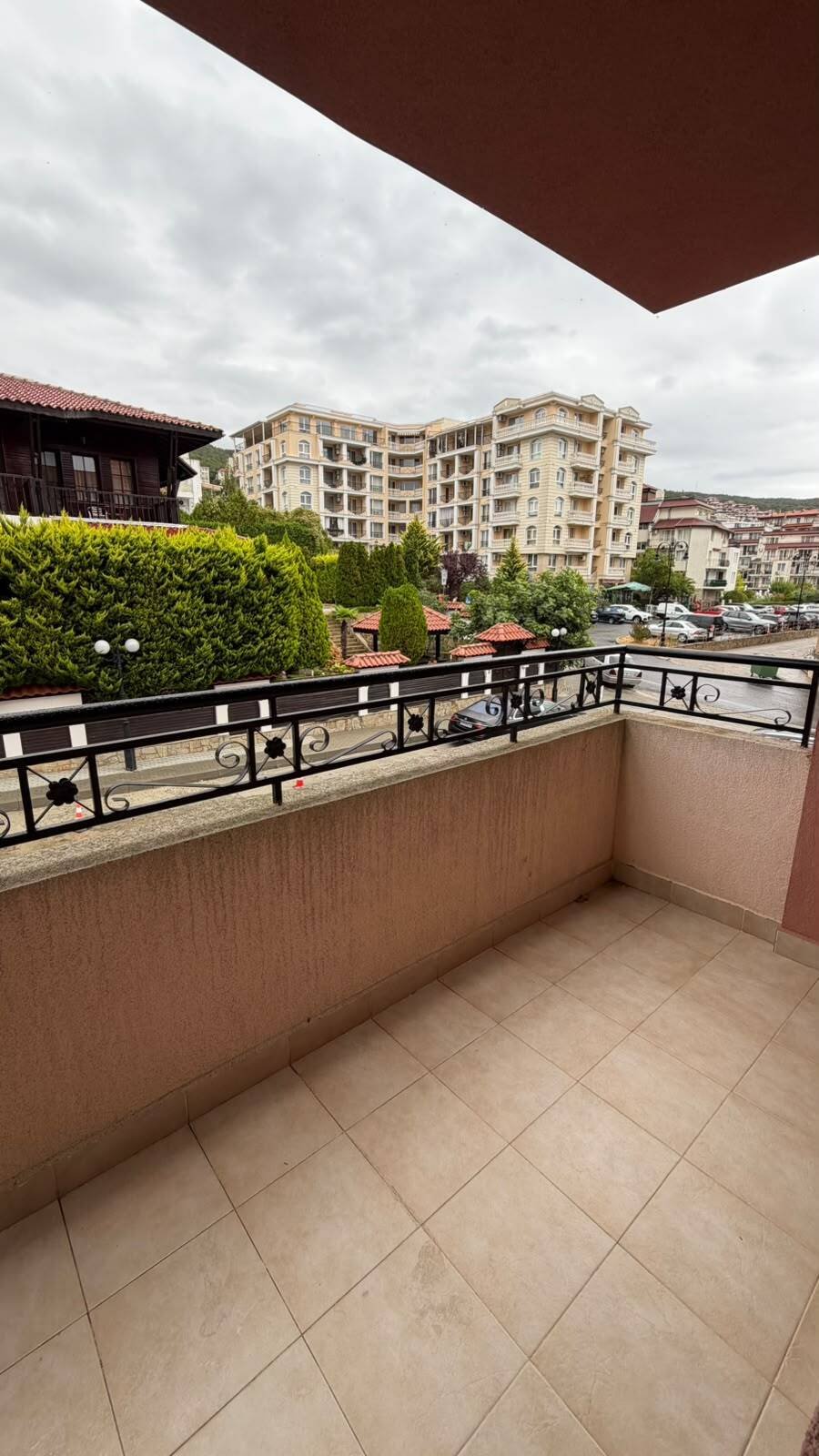Apartment (1+1) in a residential building in Sveti Vlas, Bulgaria