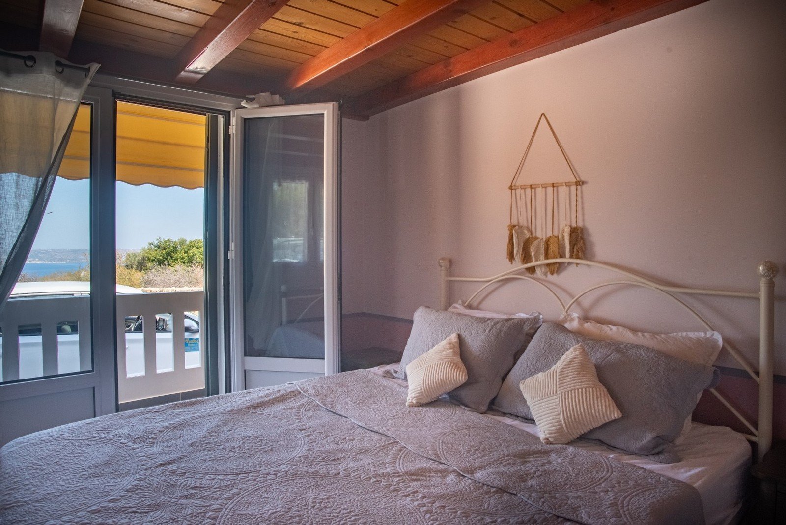 Sea-view apartment with mezzanine and shared pool, Kambia, Apokoronas, Chania