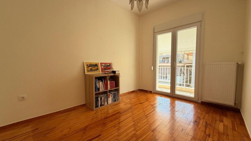 Furnished 2-bedroom apartment, 79 m², 300 m from the sea, Kalamaria, Thessaloniki