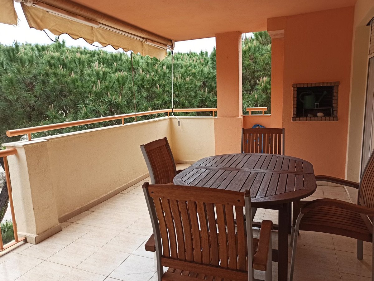 Helle Eckwohnung mit 22 m² Terrasse und Swimmingpool in Strandnähe, Calahonda, Spanien