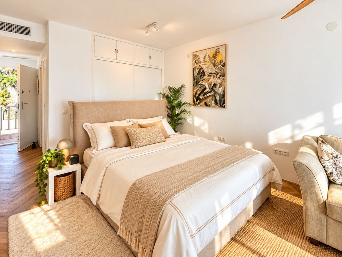 Renovated beachfront apartment with tourist license and sea views, Estepona, Spain