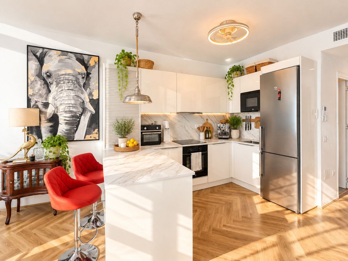 Renovated beachfront apartment with tourist license and sea views, Estepona, Spain