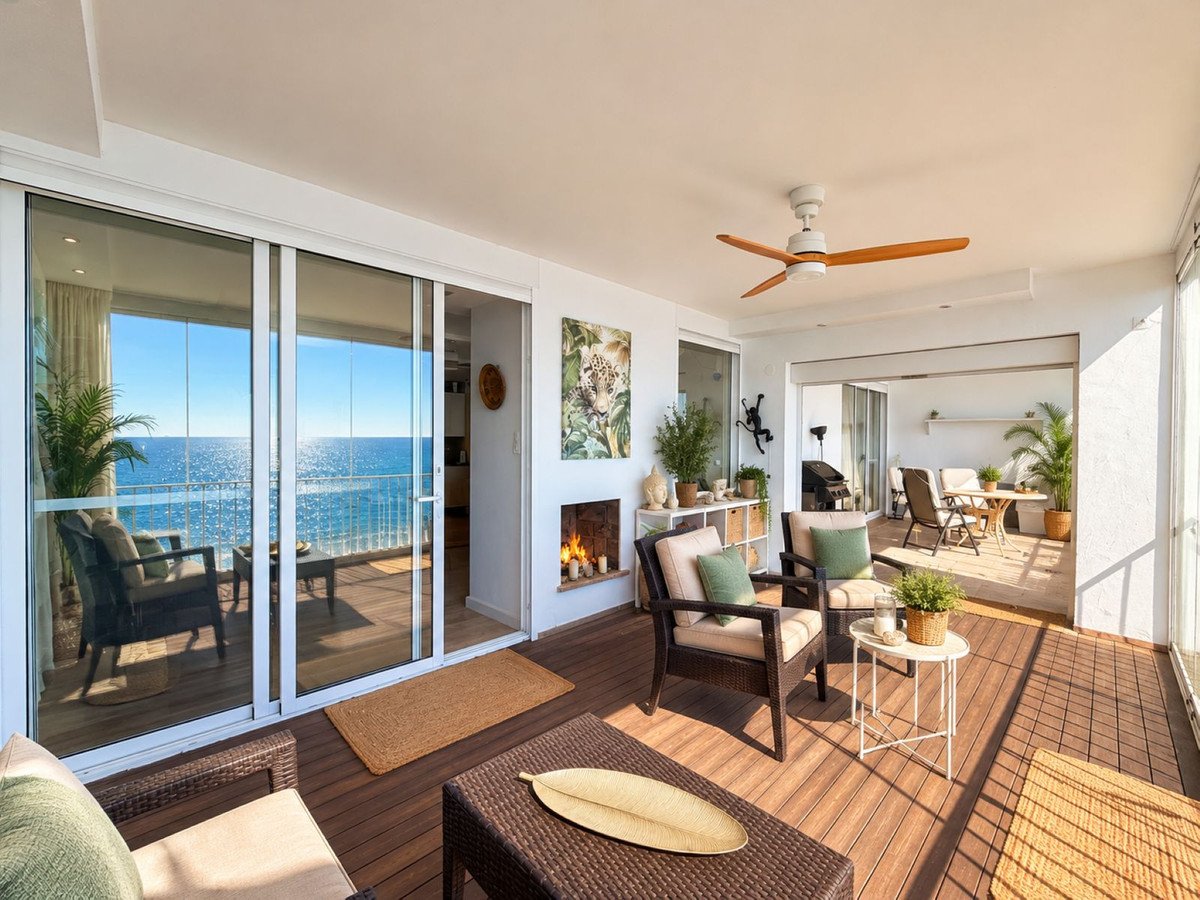 Renovated beachfront apartment with tourist license and sea views, Estepona, Spain