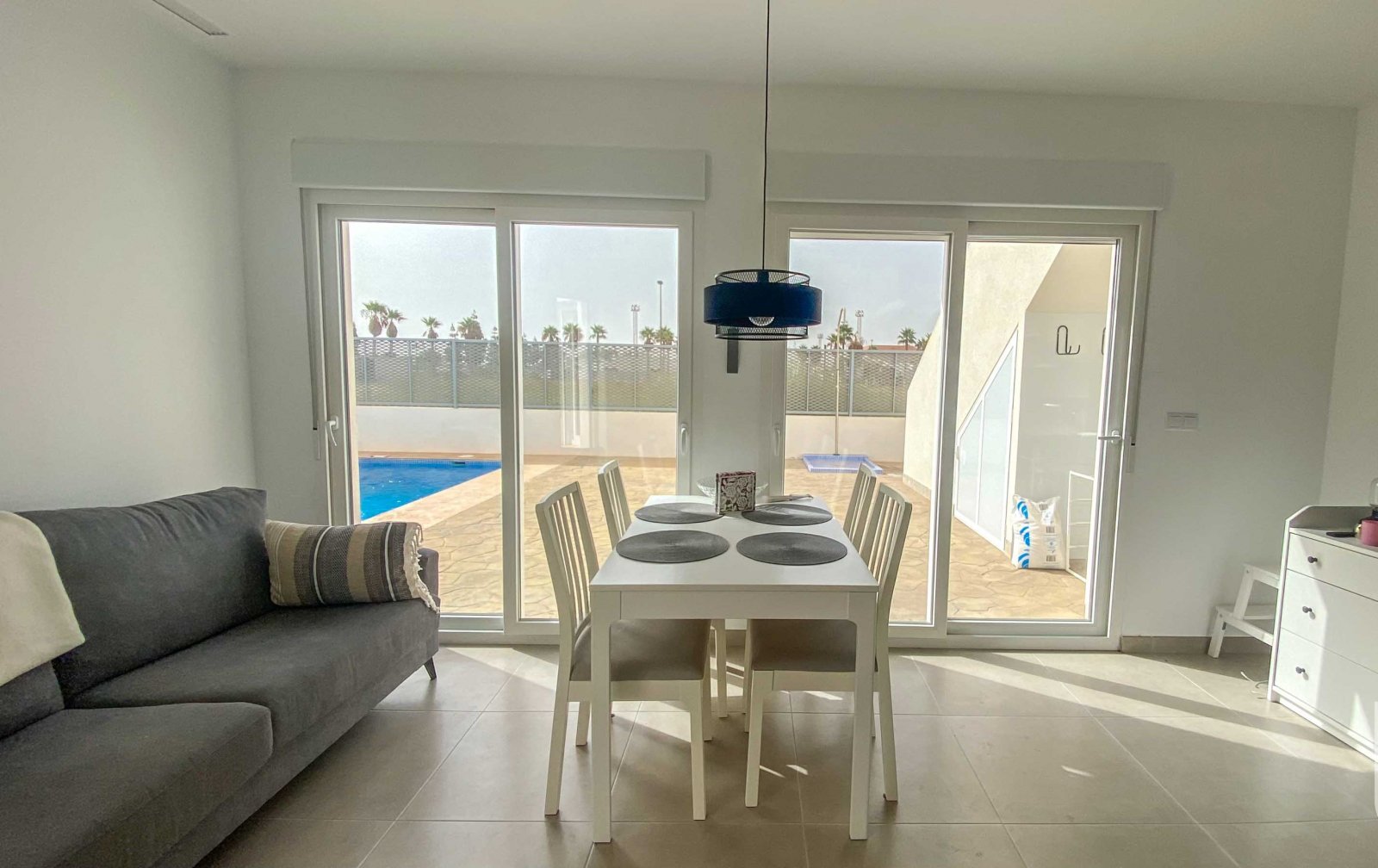 Modern townhouses with private pool 1 km from the sea, Los Alcázares