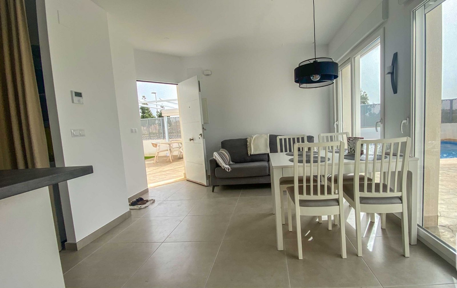 Modern townhouses with private pool 1 km from the sea, Los Alcázares