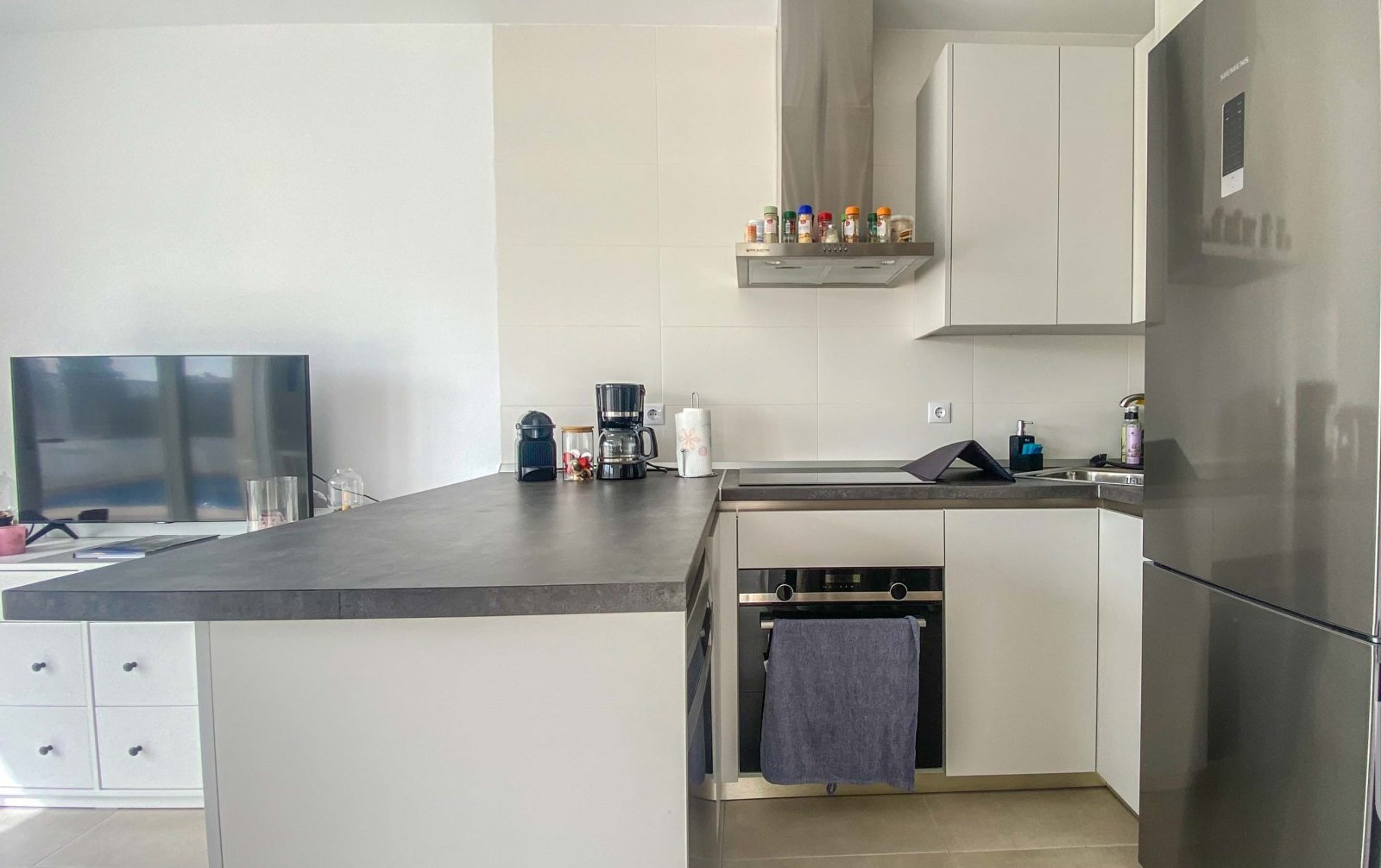 Modern townhouses with private pool 1 km from the sea, Los Alcázares