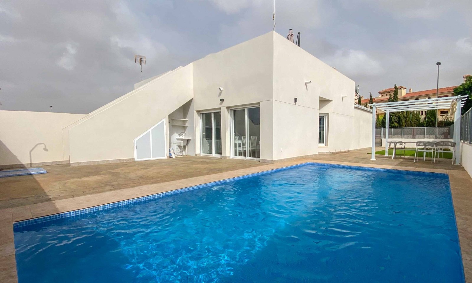 Modern townhouses with private pool 1 km from the sea, Los Alcázares