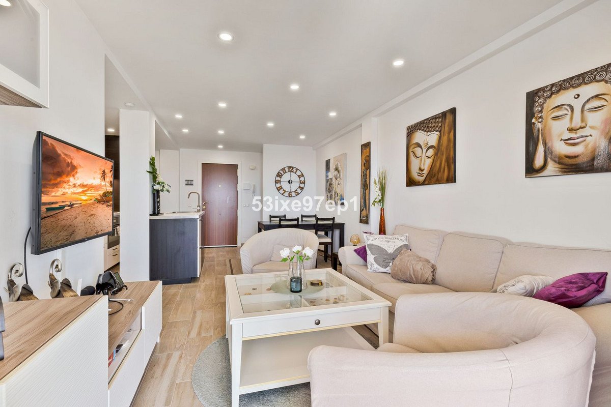 Completely renovated top floor apartment with sea views, Fuengirola, Spain
