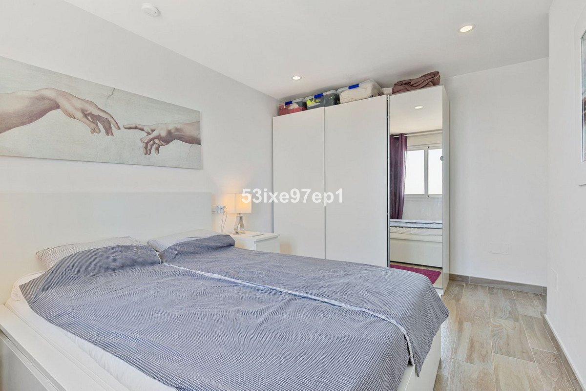 Completely renovated top floor apartment with sea views, Fuengirola, Spain