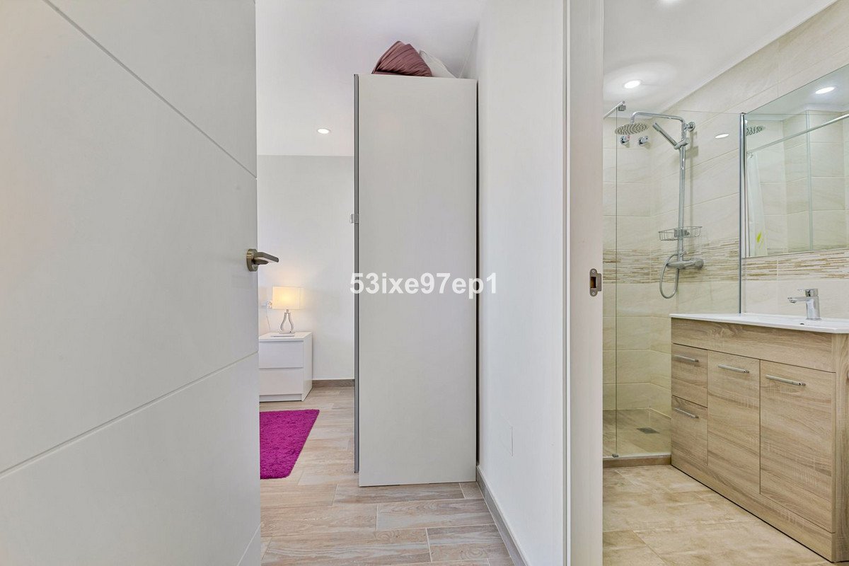Completely renovated top floor apartment with sea views, Fuengirola, Spain