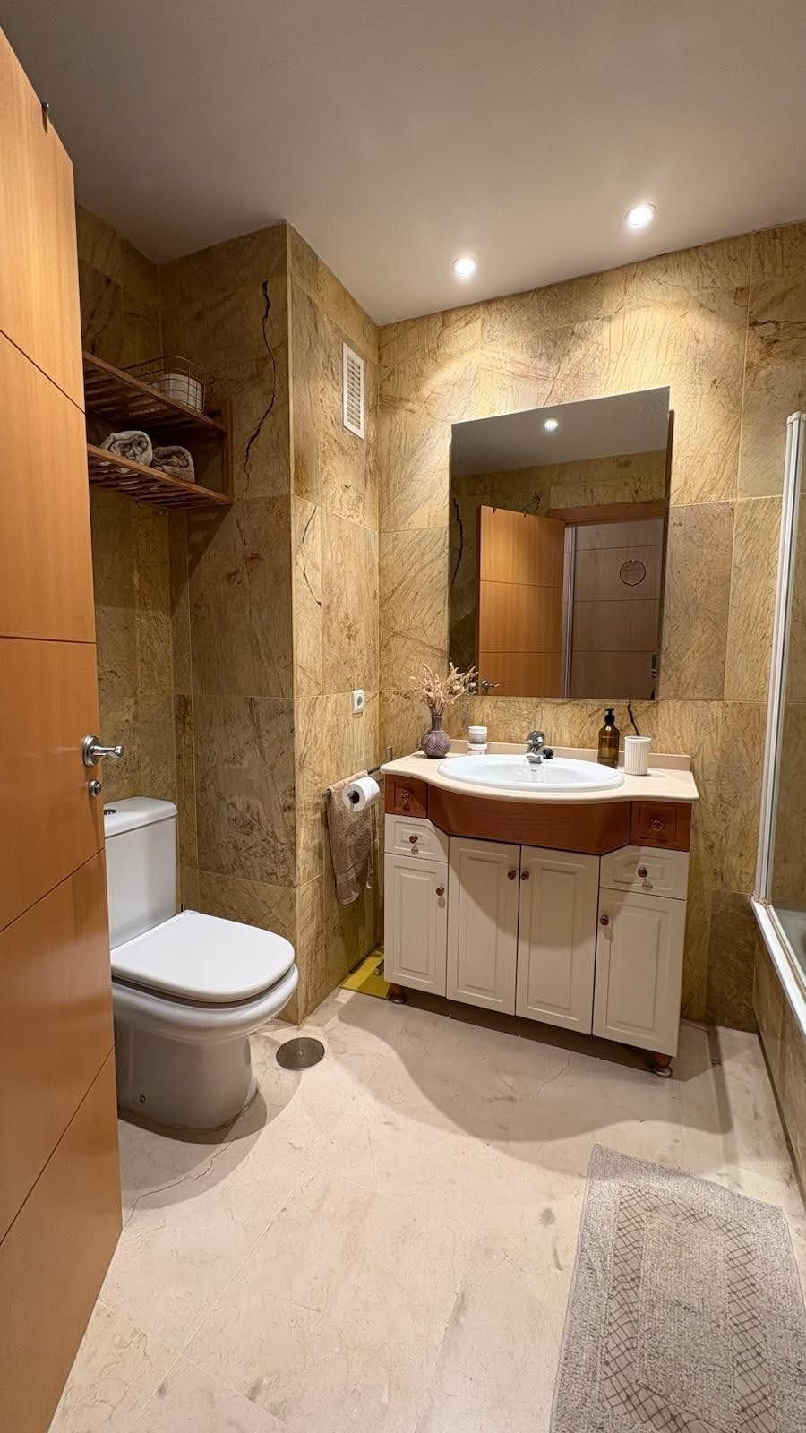 Apartment mit überdachter Terrasse (25 m²), zwei Garagenstellplätzen und Meerblick, Benalmádena, Spanien