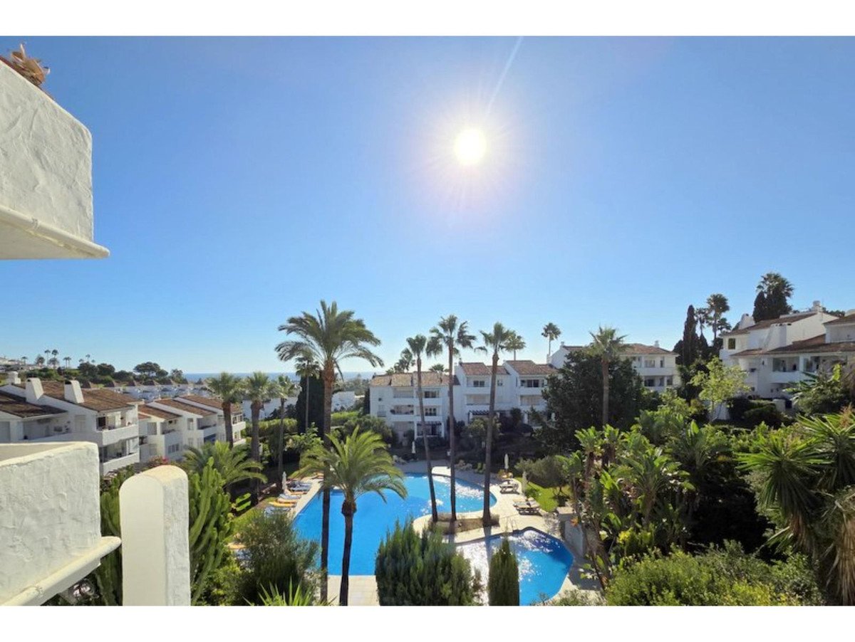 Drei-Zimmer-Wohnung mit 20 m² Terrasse in der Nähe von Duquesa Marina, Manilva, Spanien
