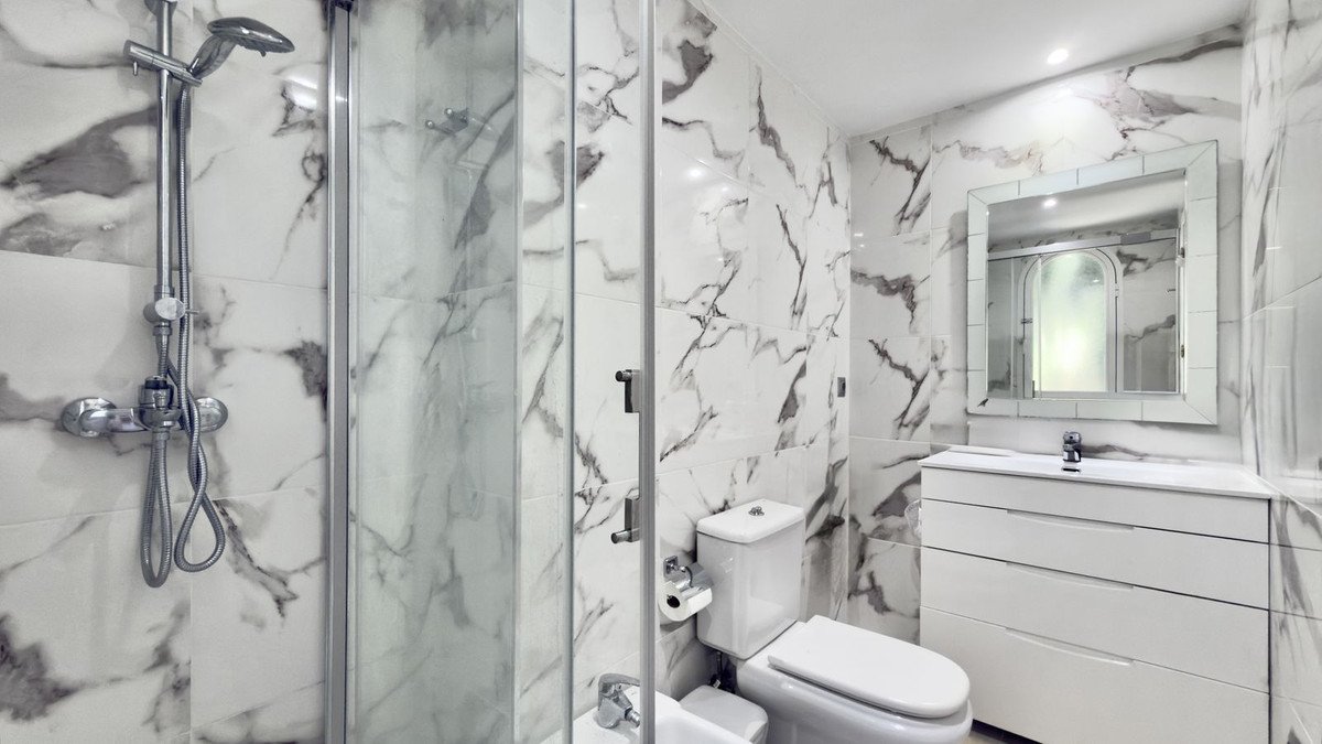 Two-bathroom apartment near Puerto Banús, Marbella, Spain