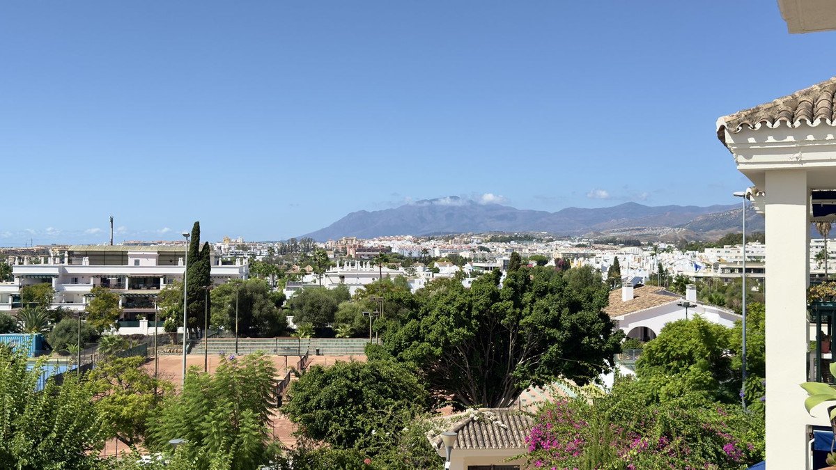 Two-bathroom apartment near Puerto Banús, Marbella, Spain