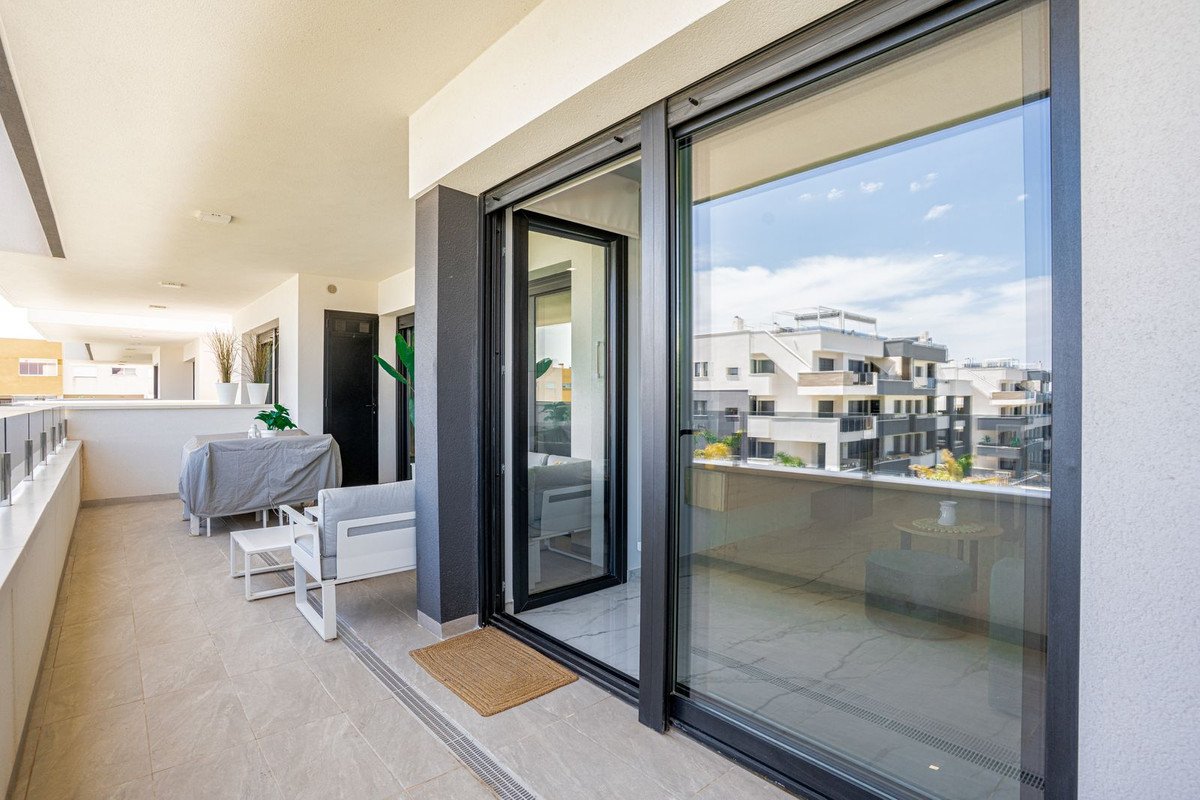 Modern apartment from 2023 with sea views, gym and garage, Orihuela Costa, Spain
