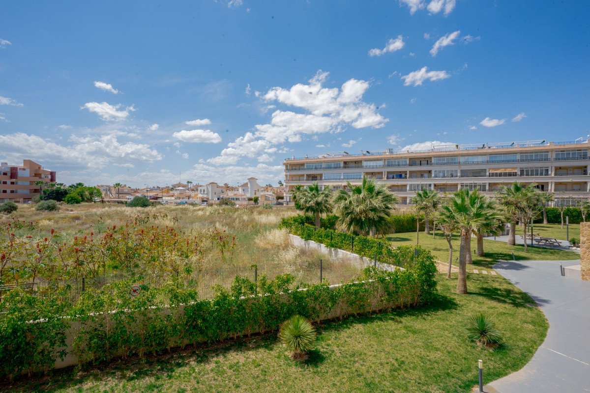 Modern apartment from 2023 with sea views, gym and garage, Orihuela Costa, Spain