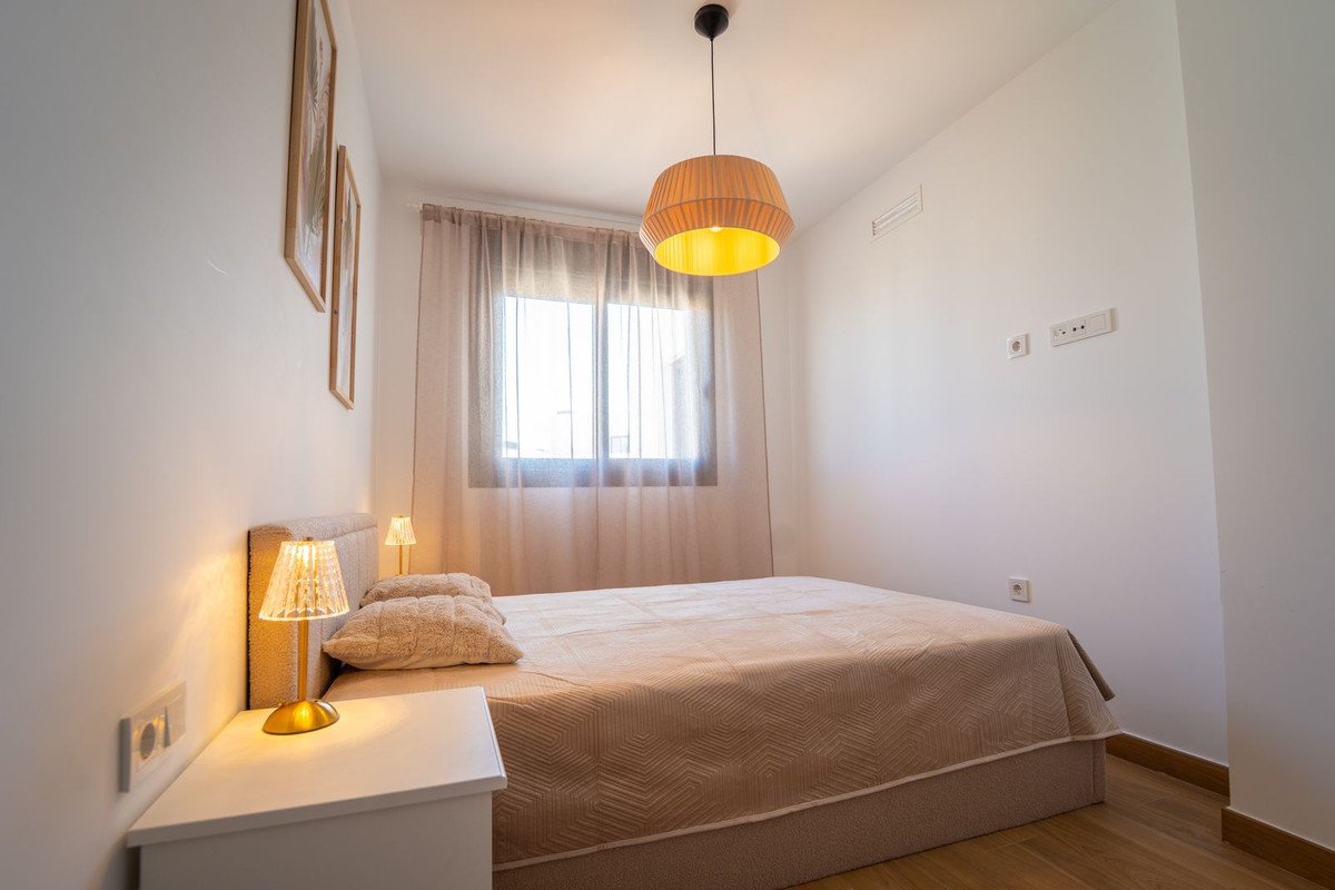 New top floor apartment with sea views and garage, Villajoyosa, Spain