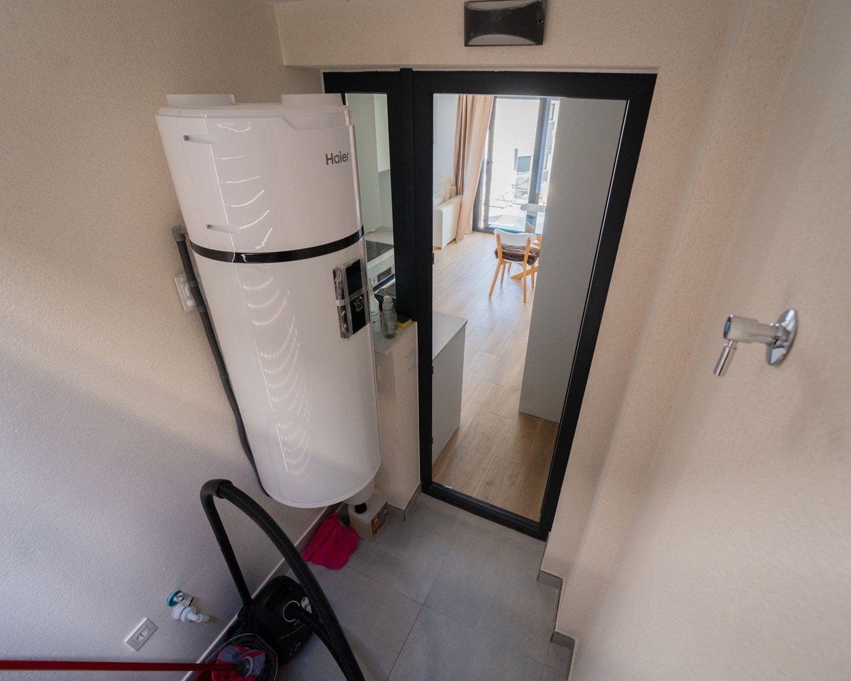 New top floor apartment with sea views and garage, Villajoyosa, Spain