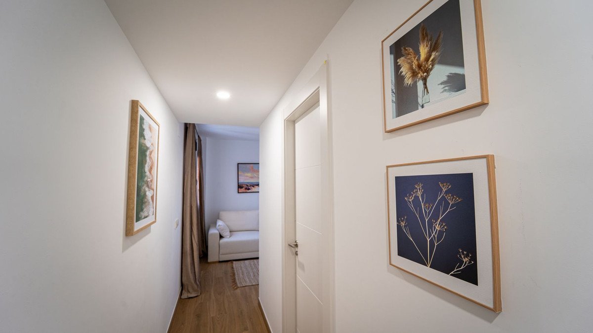 New top floor apartment with sea views and garage, Villajoyosa, Spain