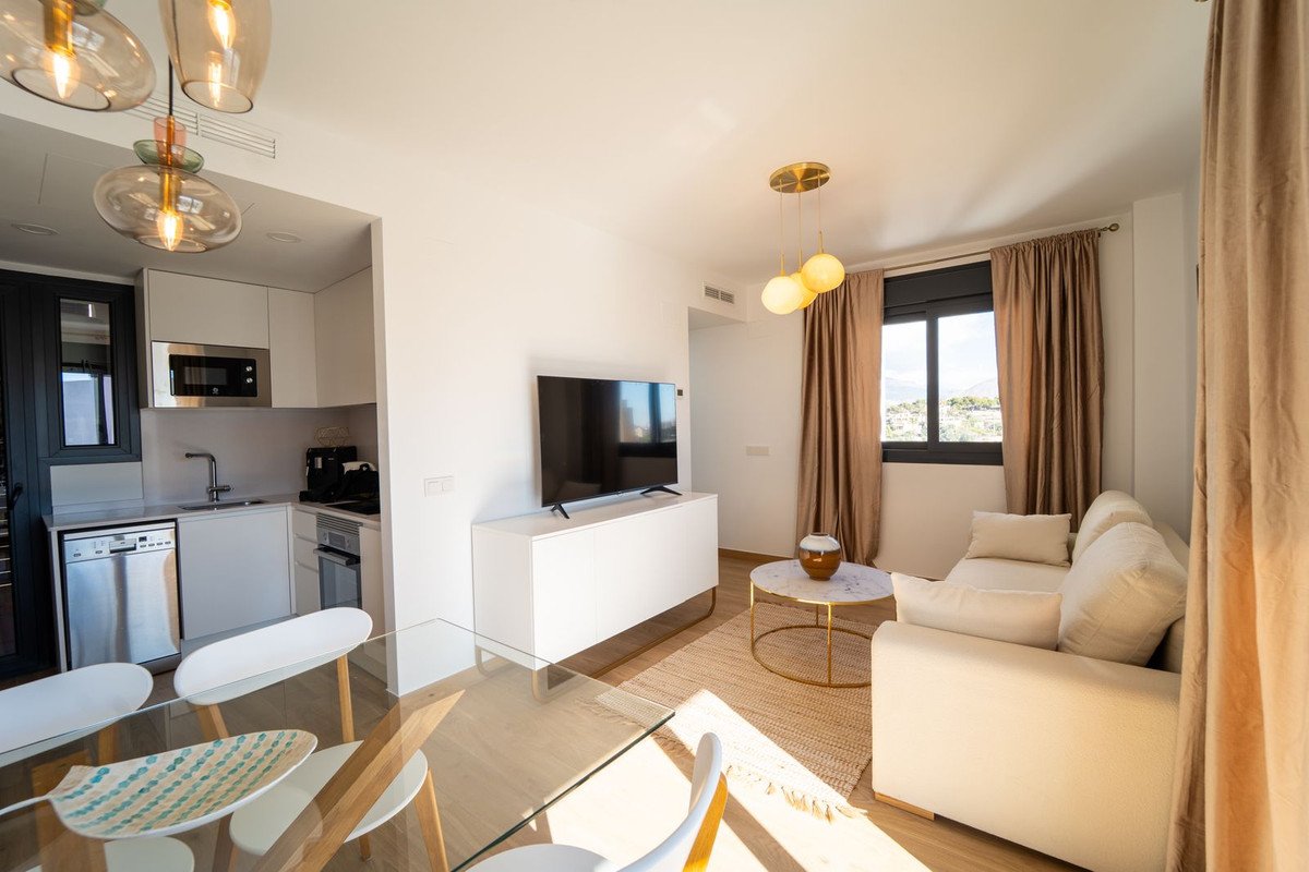 New top floor apartment with sea views and garage, Villajoyosa, Spain