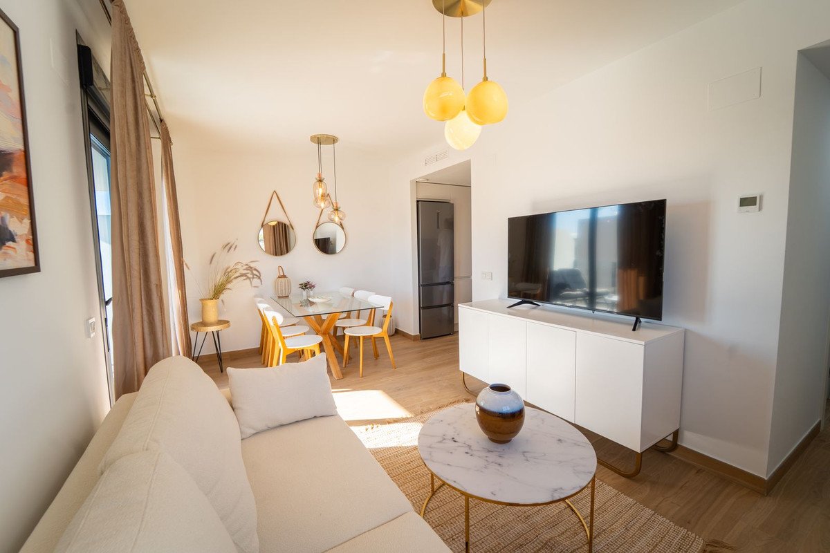New top floor apartment with sea views and garage, Villajoyosa, Spain