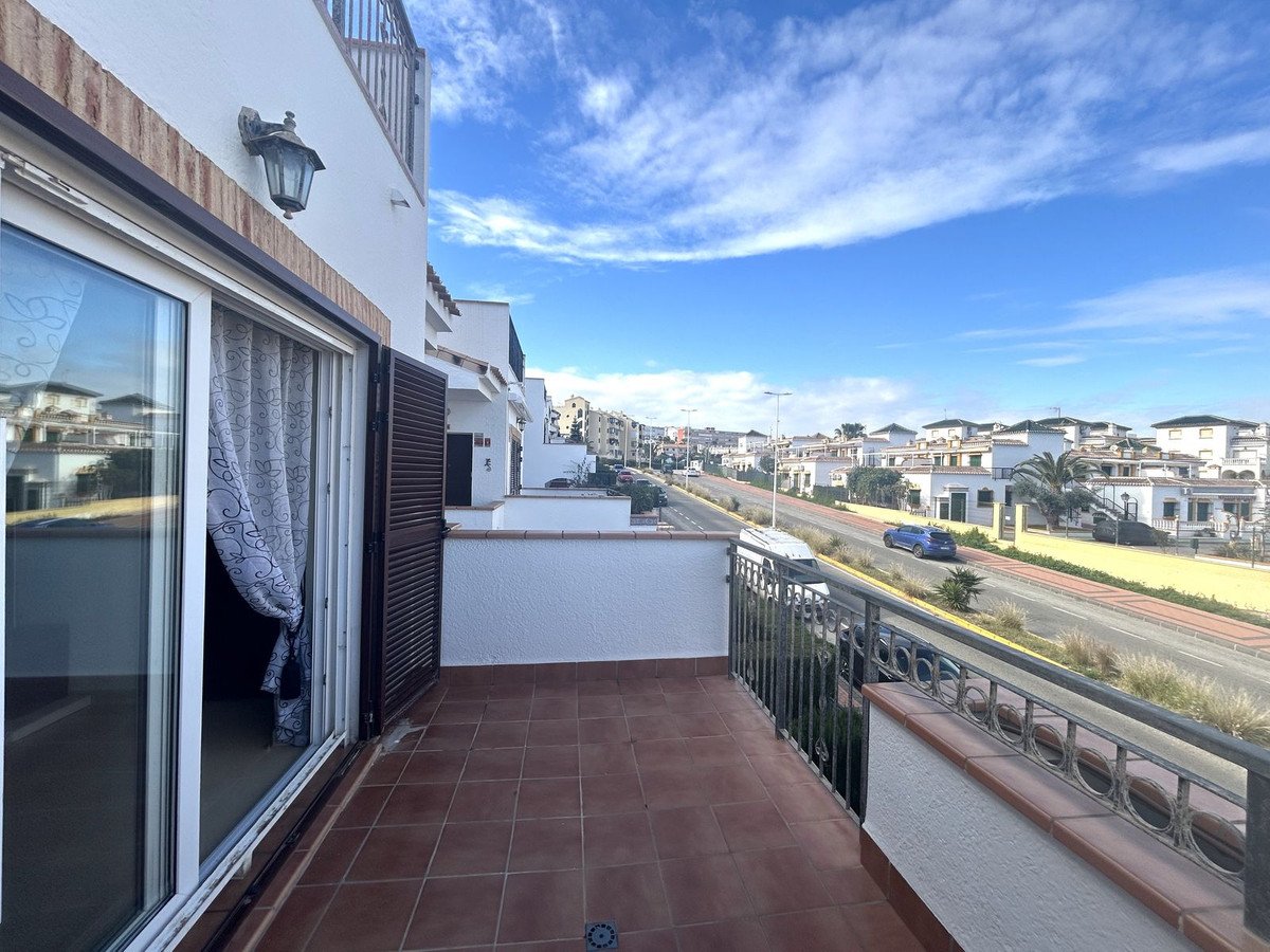Top floor apartment with solarium 250 m from La Mata beach, Torrevieja, Spain