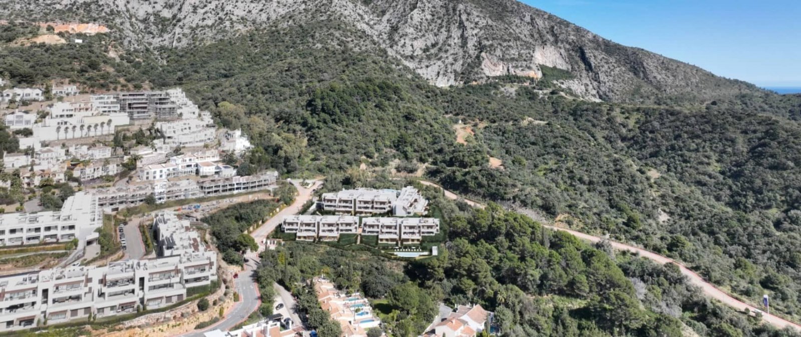 Apartment with 3 bedrooms and a 41 m² terrace overlooking the forests, Istán, Spain