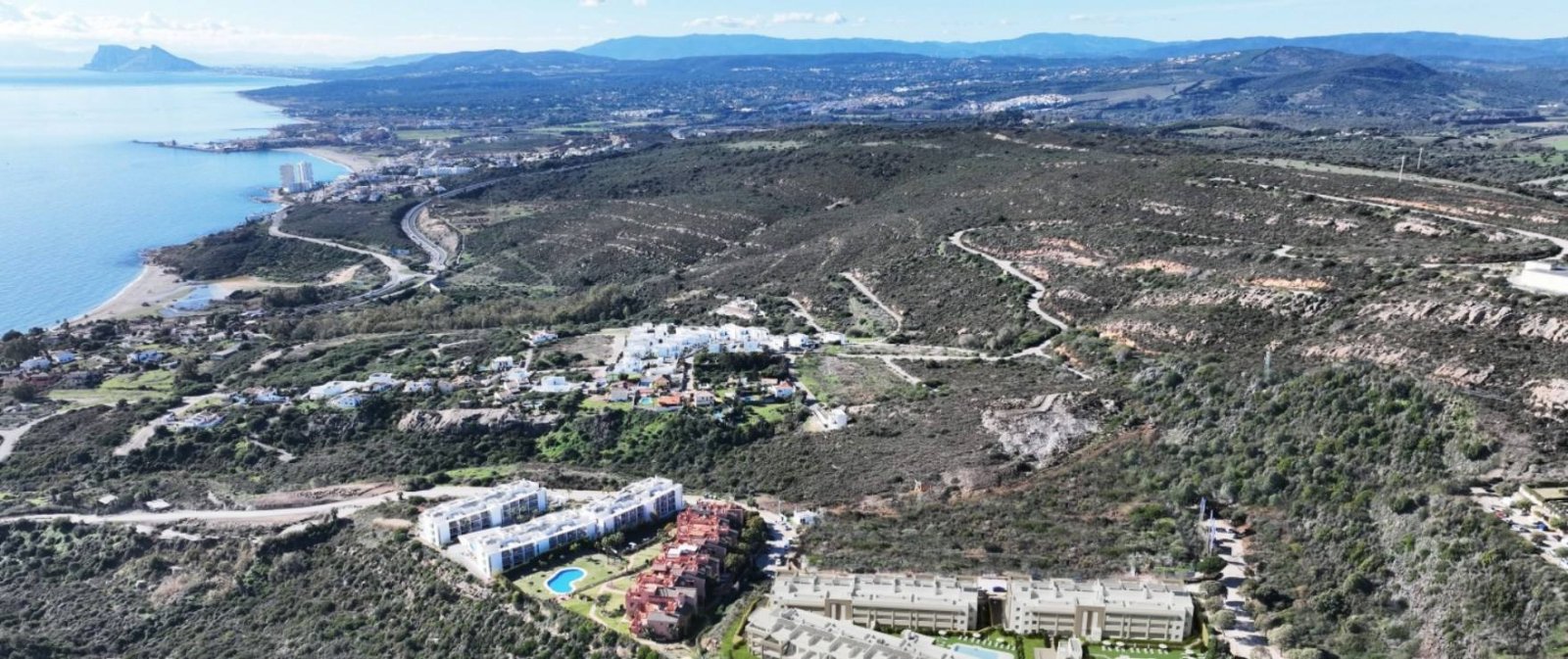 2-bedroom apartment with terrace in the quiet bay of Bahía de las Rocas, Manilva, Spain