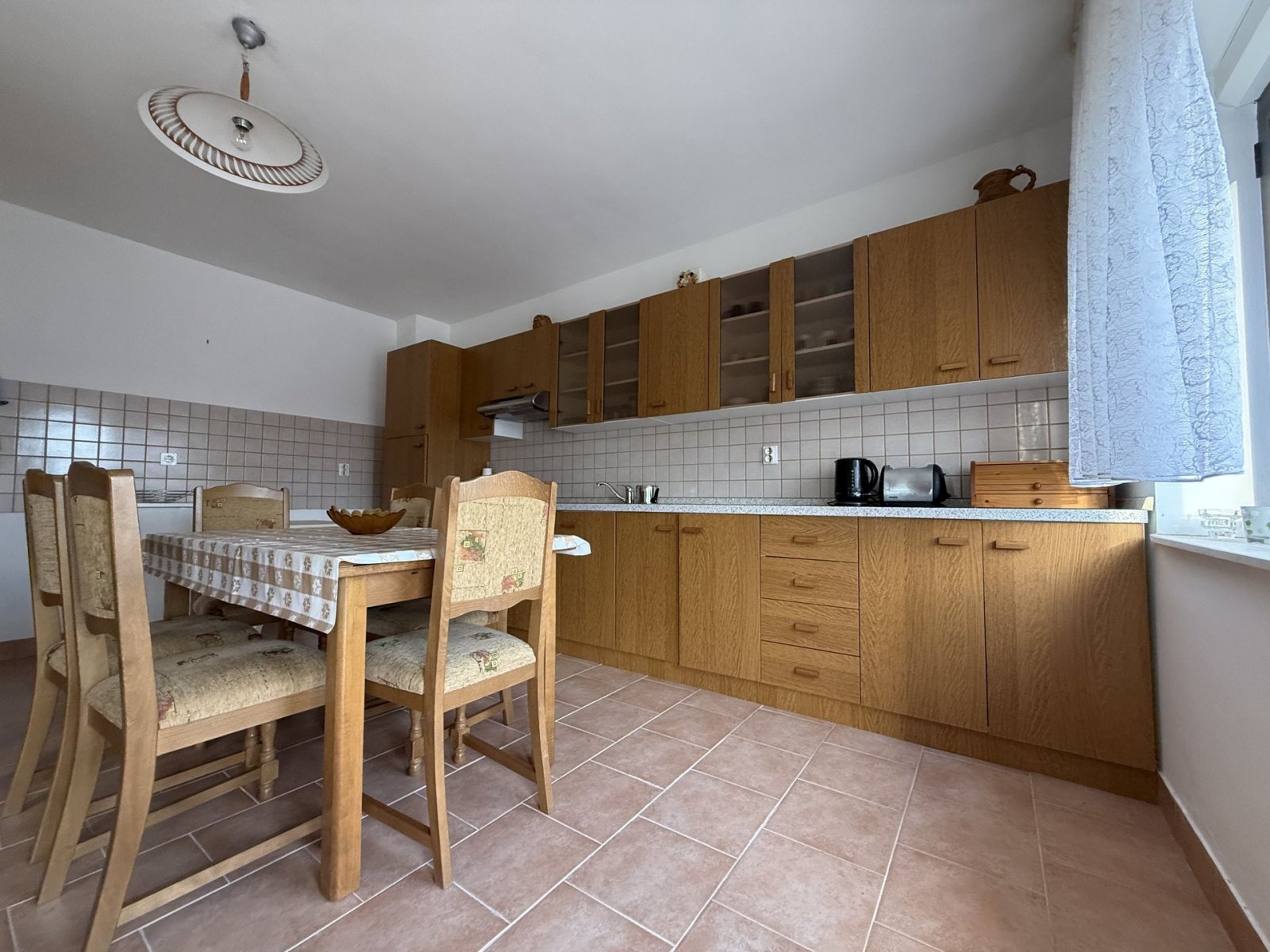 House with two three-room apartments with separate kitchen and sea view, Sveti Filip i Jakov, Croatia