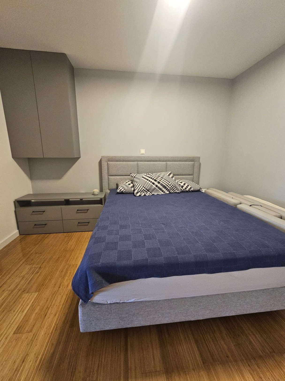 New apartment with 2 bedrooms and two garage spaces by the sea, Zadar, Croatia