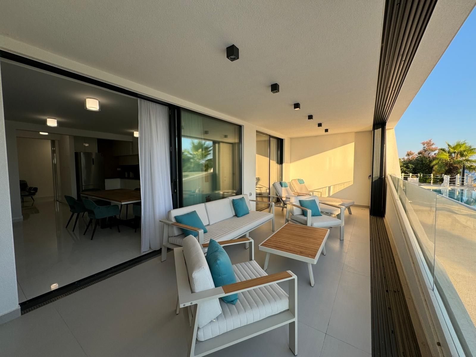 Furnished 3-bedroom apartment by the infinity pool in the first row, Zadar, Croatia