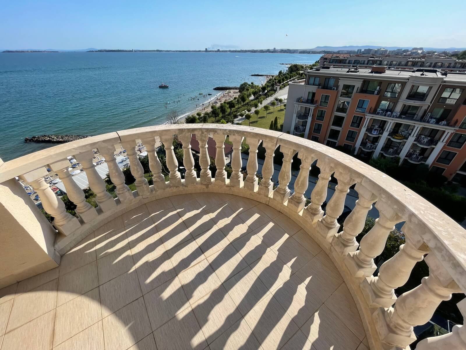 Three-Room Apartment in Sea Wind Grand Hotel in Sveti Vlas, Bulgaria