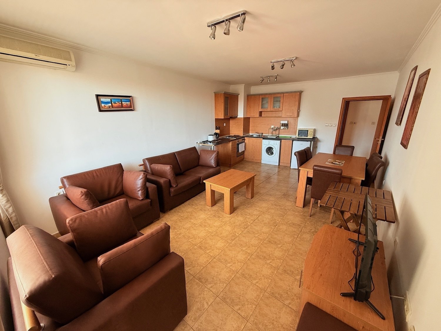 Magnificent three-room apartment in the complex