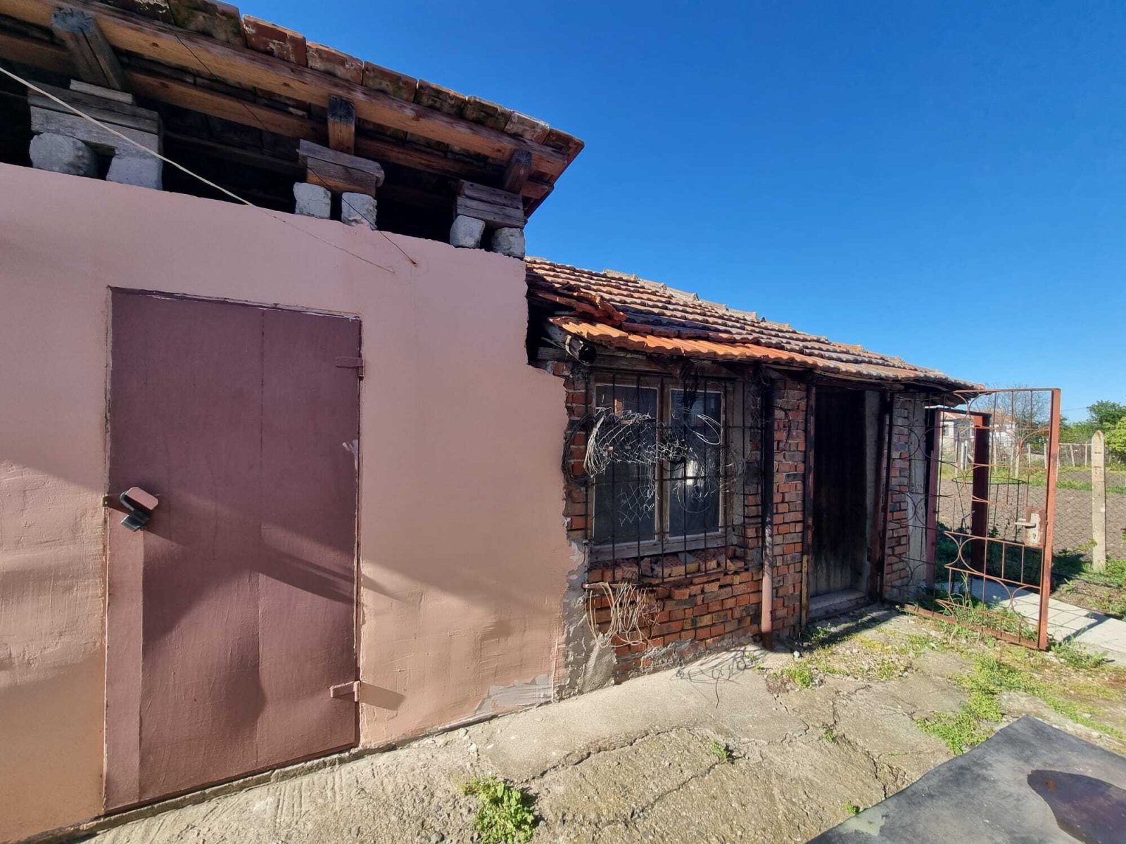 House with basement in the Vinarisko Region, Burgas, Bulgaria.