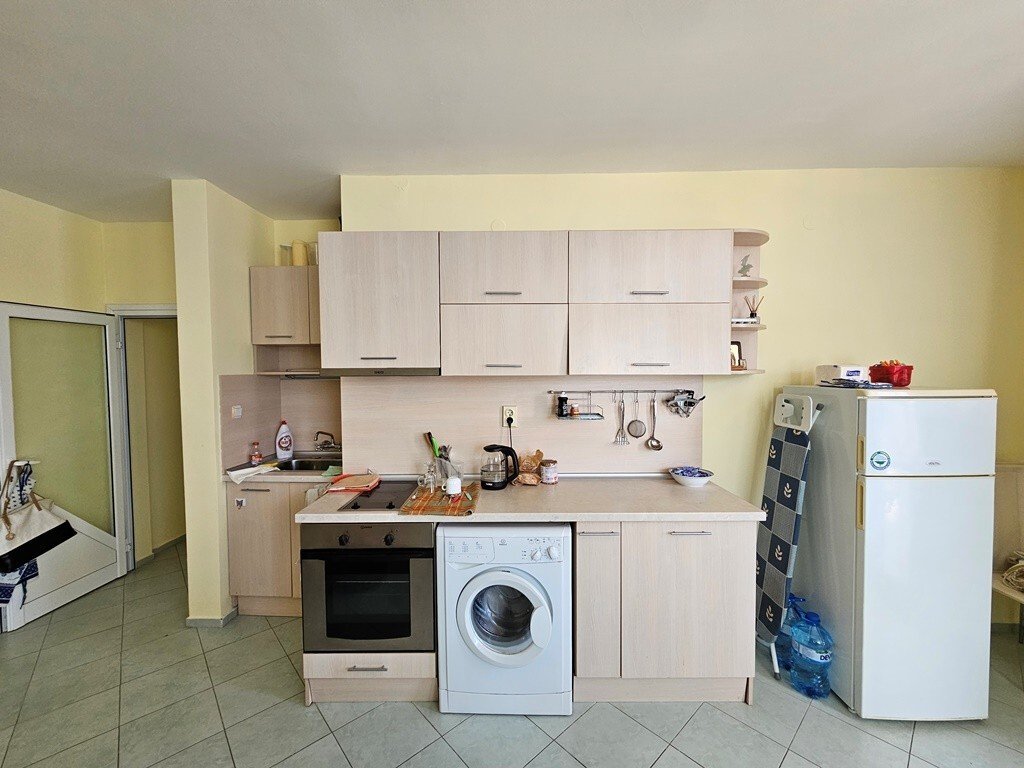 Modern 3-room apartment with 97 m² in the Pirop City Complex, Sunny Beach