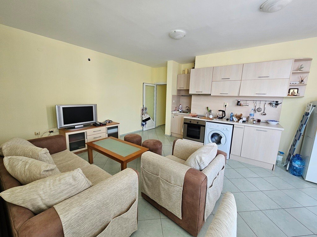 Modern 3-room apartment with 97 m² in the Pirop City Complex, Sunny Beach